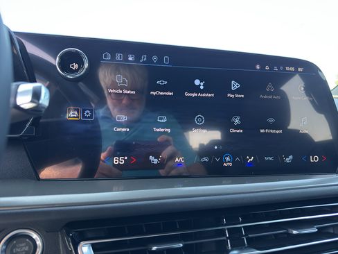 New 2026 Chevrolet Traverse LT w/ Sun and Wheel Package FWD image 15