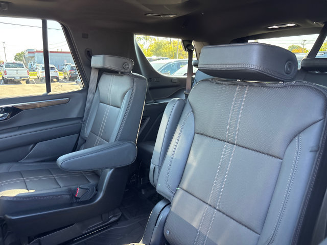 Used 2026 Chevrolet Tahoe High Country AWD/4WD image 3