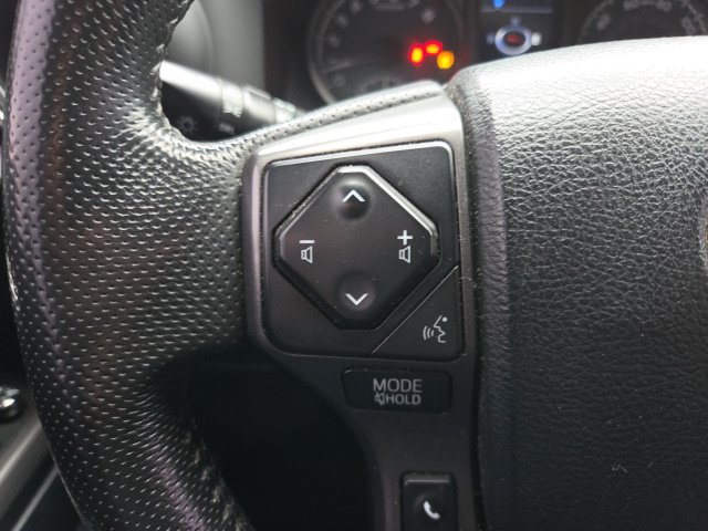 Used 2016 Toyota Tacoma TRD Off-Road w/ Towing Package AWD/4WD image 4