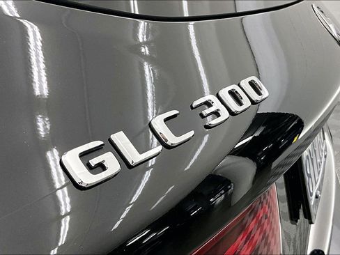 Used 2021 Mercedes-Benz GLC 300 image 32