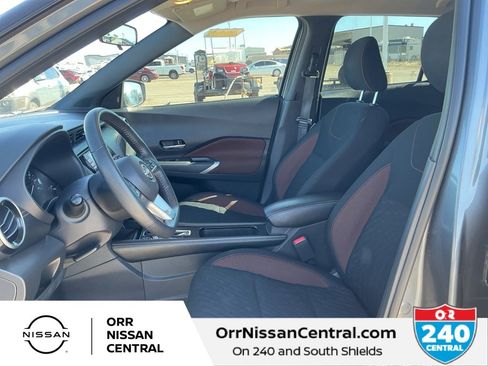 Used 2023 Nissan Kicks SR image 17