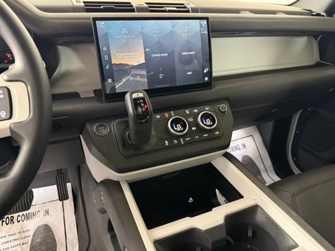 New 2025 Land Rover Defender 110 X-Dynamic SE AWD/4WD image 37
