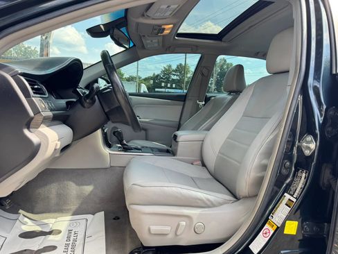 Used 2016 Toyota Camry XLE w/ Moonroof Package FWD image 24