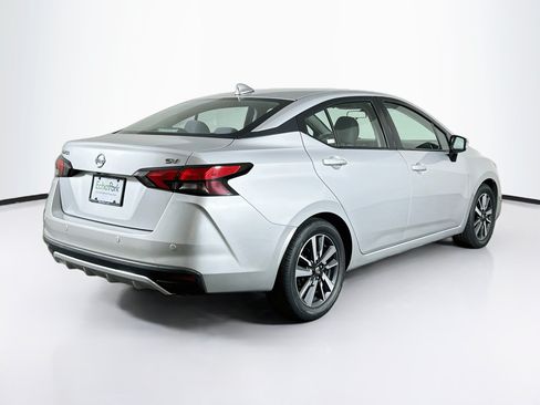 Used 2021 Nissan Versa SV FWD image 9