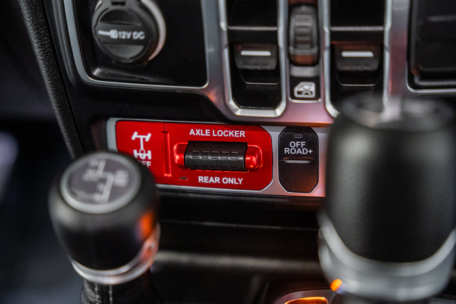 Used 2024 Jeep Wrangler Unlimited AWD/4WD image 33