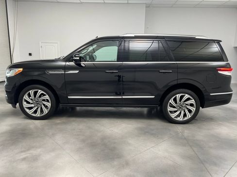 Used 2024 Lincoln Navigator Reserve AWD/4WD image 5