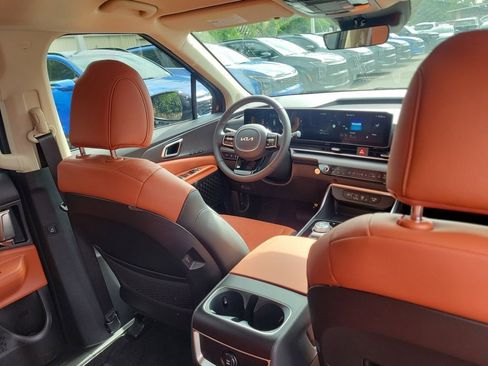 New 2026 Kia Carnival EX FWD image 13
