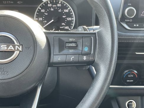 Used 2023 Nissan Rogue SV image 18