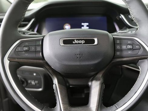 Used 2023 Jeep Grand Cherokee 4WD 4xe image 13