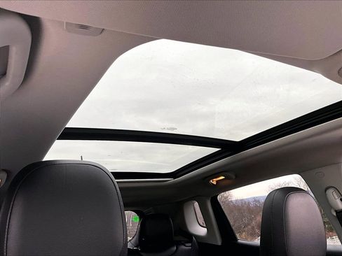 Used 2018 Jeep Compass Latitude w/ Popular Equipment Group image 20