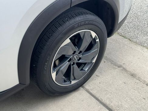 Used 2025 Nissan Rogue SV image 31