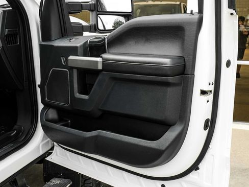 Used 2022 Ford F350 Platinum AWD/4WD image 38