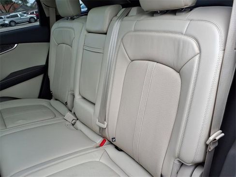 Used 2020 Lincoln Nautilus Reserve w/ Equipment Group 201A image 9