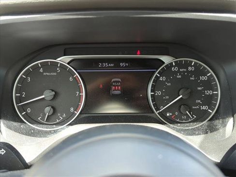 Used 2024 Nissan Rogue SV FWD image 10