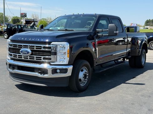 Used 2025 Ford F350 XLT AWD/4WD image 4