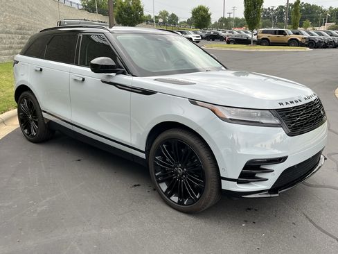 Used 2025 Land Rover Range Rover Velar Dynamic SE AWD/4WD image 9