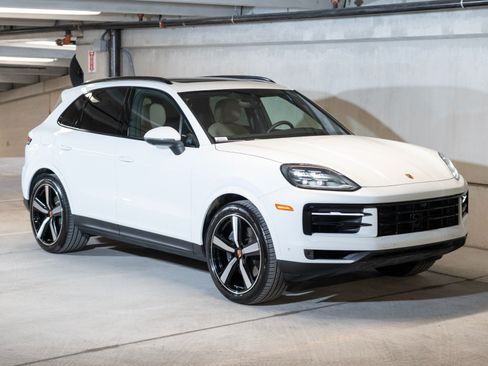 Certified 2026 Porsche Cayenne AWD/4WD image 7