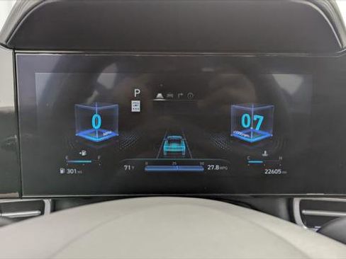 Used 2025 Hyundai Elantra SEL image 26