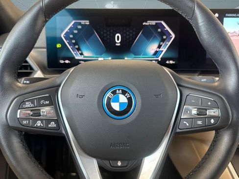 Used 2023 BMW i4 eDrive35 RWD image 11