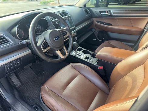 Used 2017 Subaru Outback 3.6R Touring AWD/4WD image 5