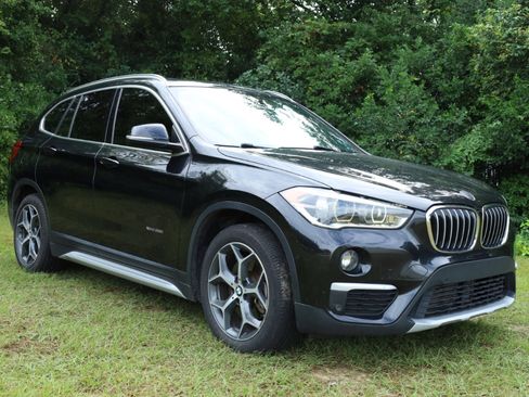 Used 2017 BMW X1 xDrive28i w/ Premium Package image 5