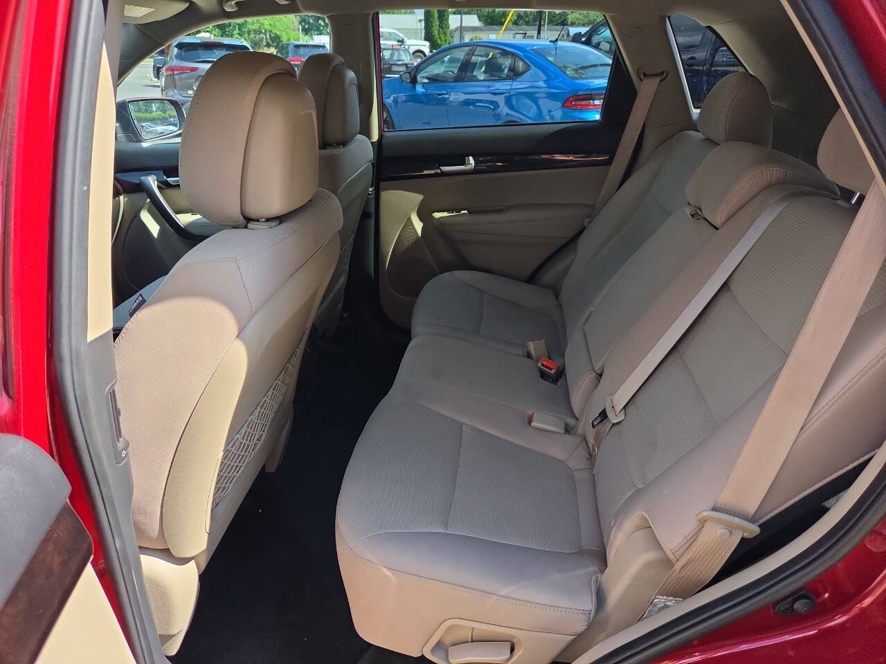 Used 2015 Kia Sorento LX AWD/4WD image 16