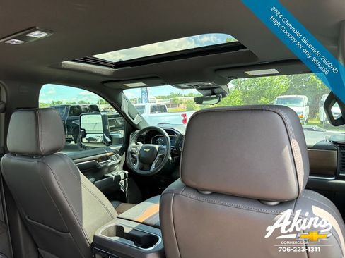 Used 2024 Chevrolet Silverado 2500 High Country w/ High Country Premium Package AWD/4WD image 21