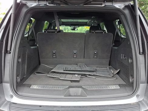 Used 2022 Chevrolet Suburban RST w/ Luxury Package AWD/4WD image 30