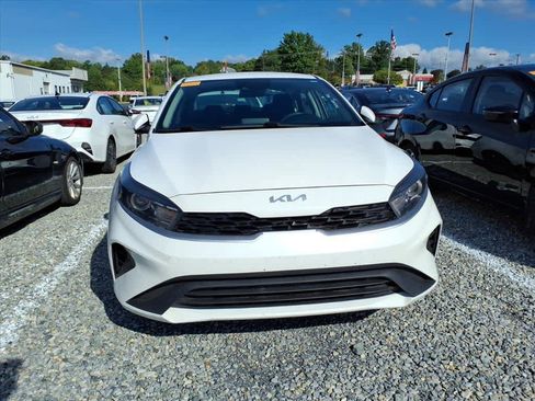Used 2024 Kia Forte LXS FWD image 7