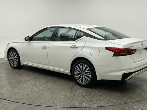 Used 2025 Nissan Altima 2.5 SV image 6