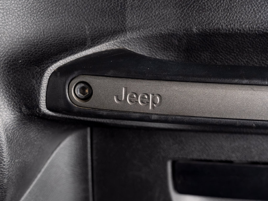 Used 2018 Jeep Wrangler Unlimited Sport S AWD/4WD image 30