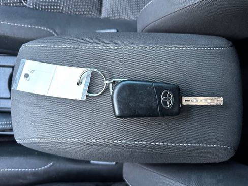 Used 2018 Toyota Corolla iM FWD image 33
