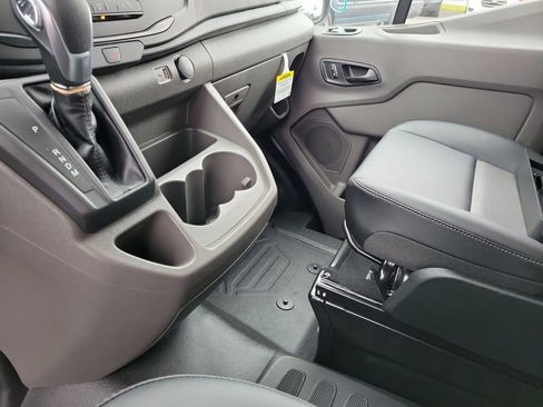New 2025 Ford Transit 250 148 Medium Roof w/ HVAC Trade Package image 31