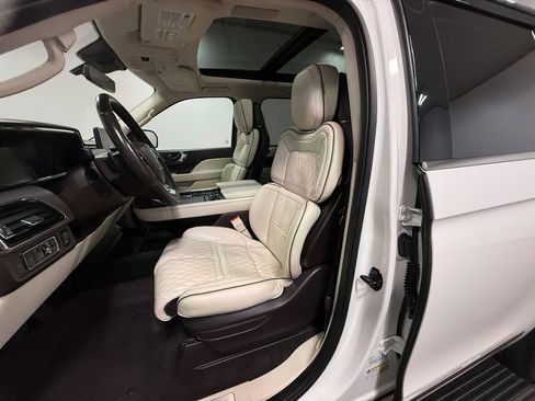 Used 2024 Lincoln Navigator Black Label AWD/4WD image 12