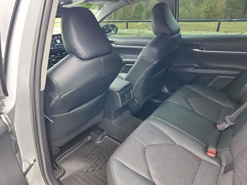 Used 2022 Toyota Camry XSE image 9