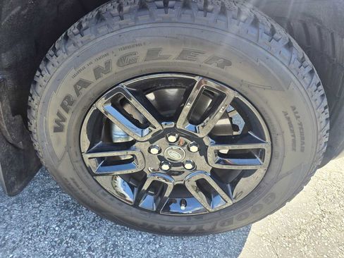 Used 2024 Land Rover Defender 110 S AWD/4WD image 9