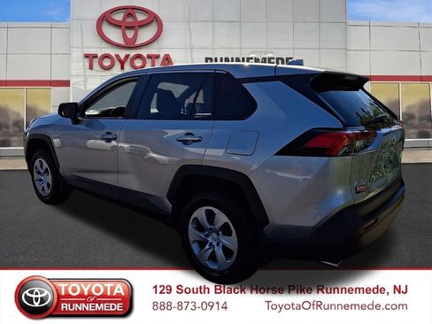 Certified 2024 Toyota RAV4 LE AWD/4WD image 5