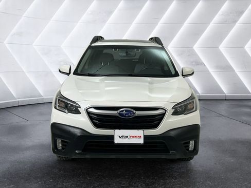 Used 2021 Subaru Outback Premium image 2