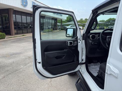 Used 2021 Jeep Gladiator Sport AWD/4WD image 10