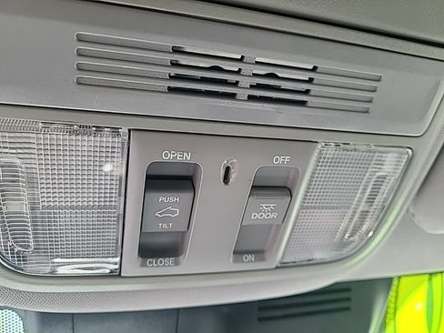 Used 2017 Honda CR-V EX image 22