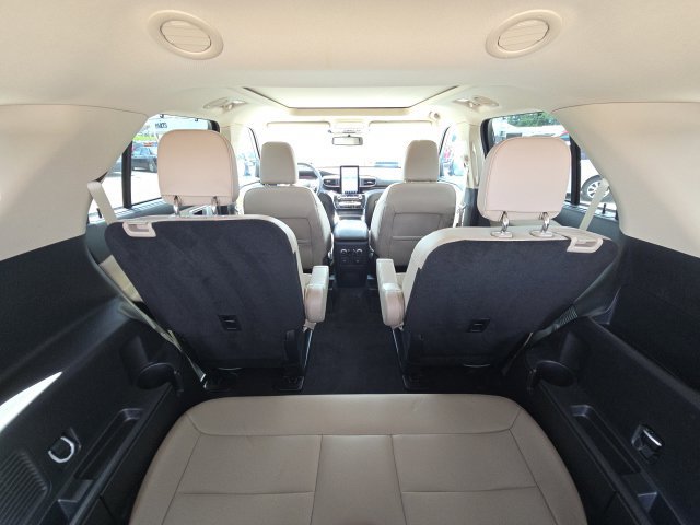 Certified 2023 Ford Explorer Limited w/ Limited Technology Package RWD image 17