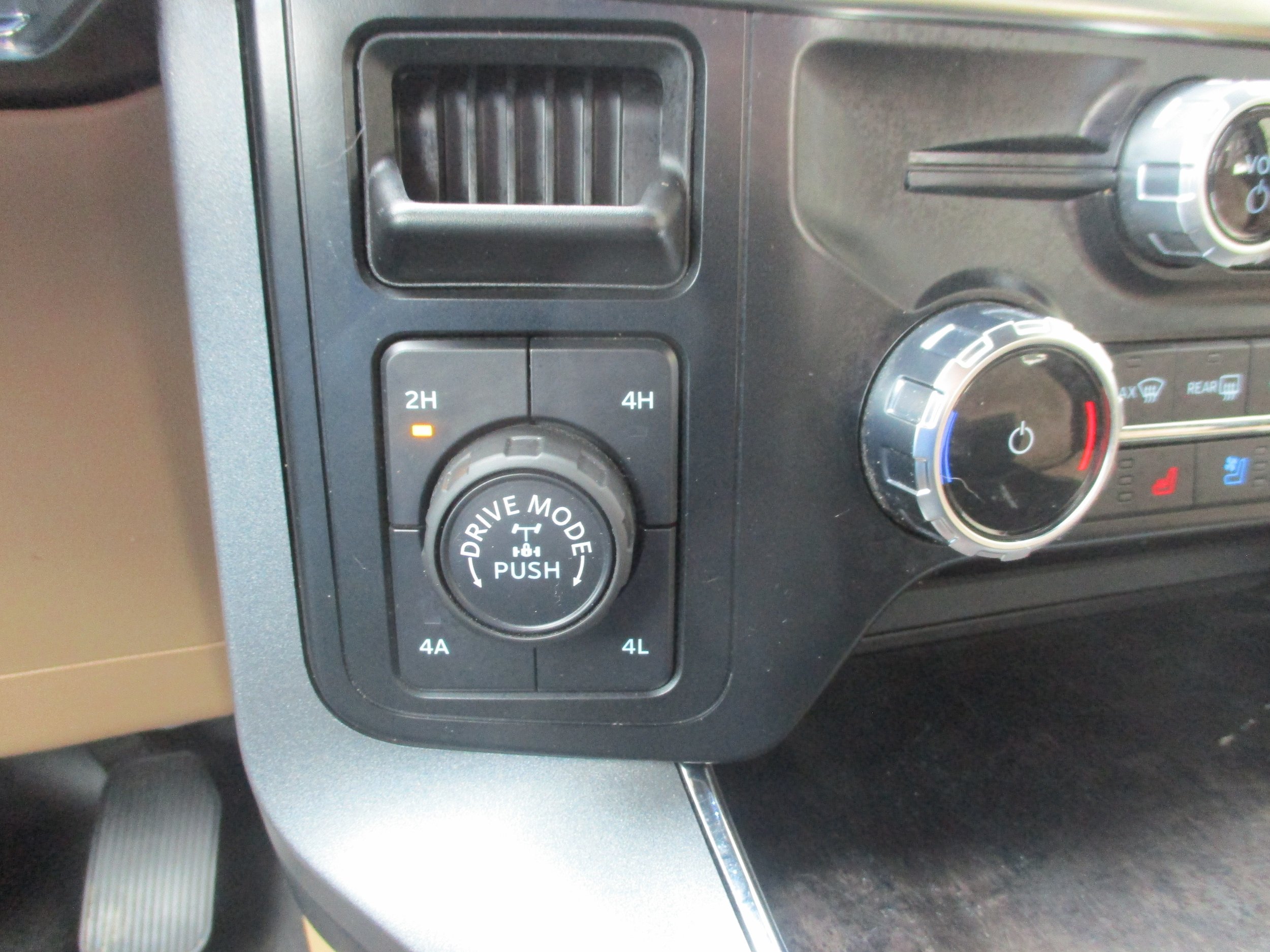 Used 2023 Ford F150 Lariat w/ FX4 Off-Road Package AWD/4WD image 17