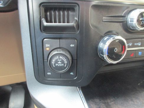Used 2023 Ford F150 Lariat w/ FX4 Off-Road Package AWD/4WD image 17