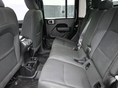 Used 2023 Jeep Gladiator Sport AWD/4WD image 12