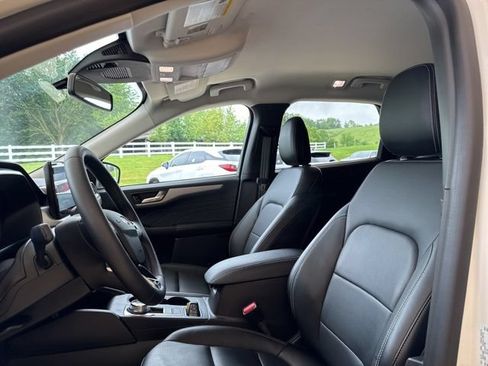 Used 2024 Ford Escape Platinum AWD/4WD image 16