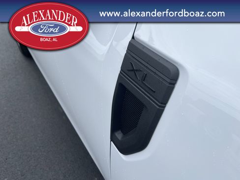 New 2025 Ford Maverick XL image 7