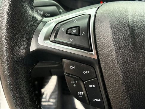 Used 2023 Ford Edge SEL image 13