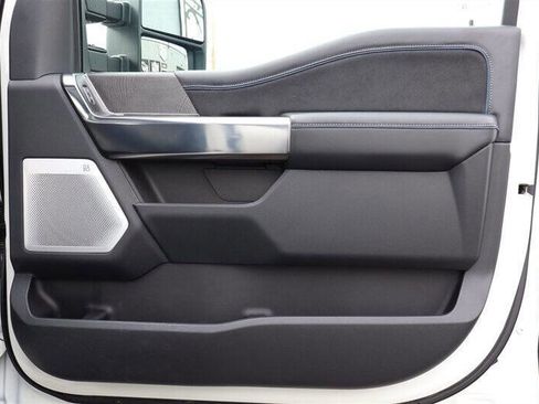 Used 2025 Ford F350 Platinum image 24