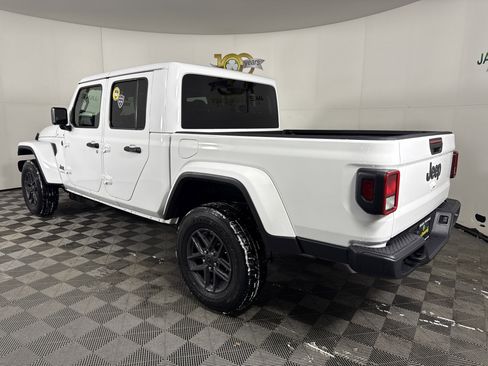 New 2026 Jeep Gladiator Sport image 5