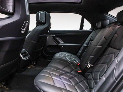 Certified 2023 BMW 760i xDrive w/ Parking Assistance Package image 20